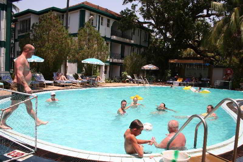 Dona Alcina Resorts Candolim Exterior foto