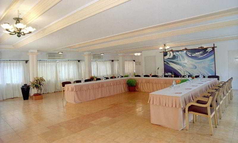 Dona Alcina Resorts Candolim Exterior foto