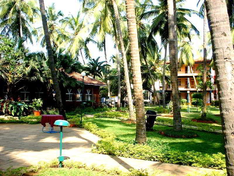 Dona Alcina Resorts Candolim Exterior foto